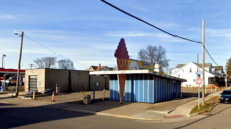 Dairy Isle - Hamtramck - 10300 Conant Ave (newer photo)